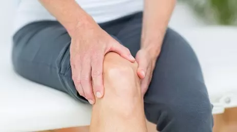 Почему хрустят суставы и как с этим бороться?